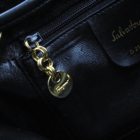 Authentic Salvatore Ferragamo Vara Suede Black Bow Drawstring Purse Handbag - Picture 15 of 16